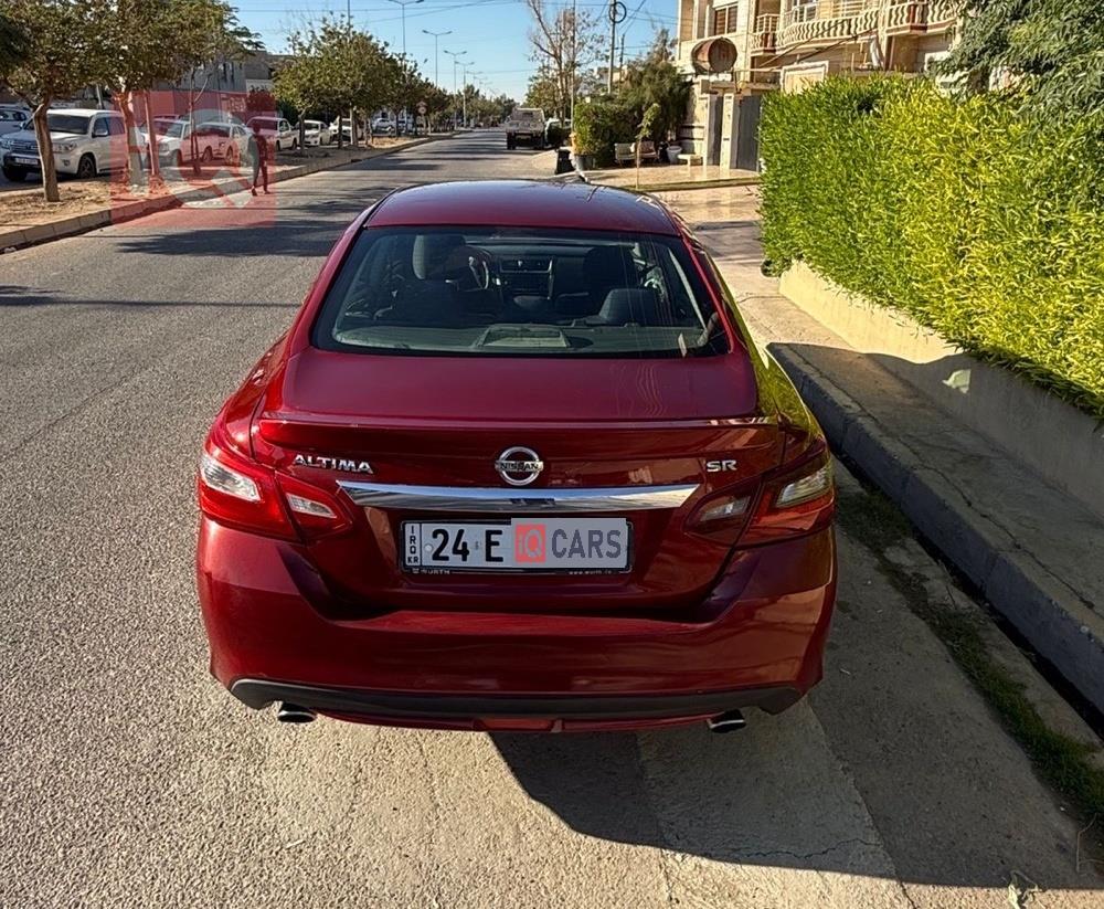 نيسان ألتيما